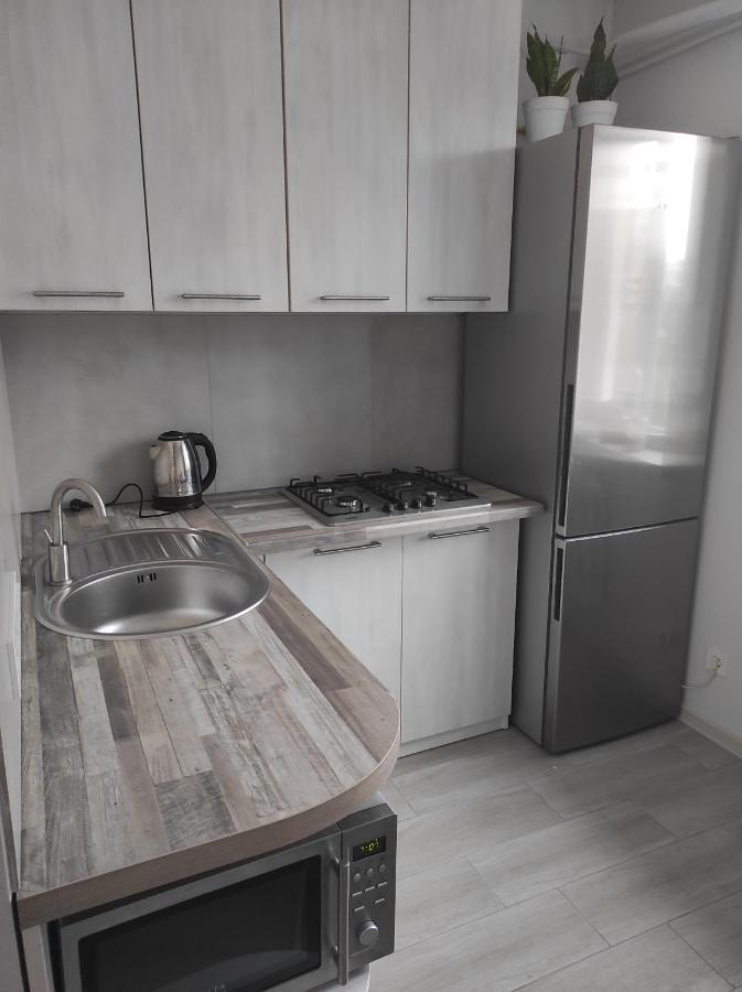 2 Комнатная С Новым Ремонтом, Кондиционером, В Самом Центре Rivne Exteriér fotografie
